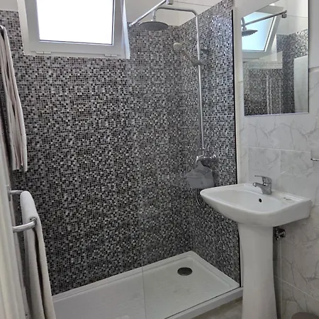 Lira Bed & Breakfast Porto