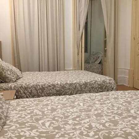 Lira Bed & Breakfast Porto