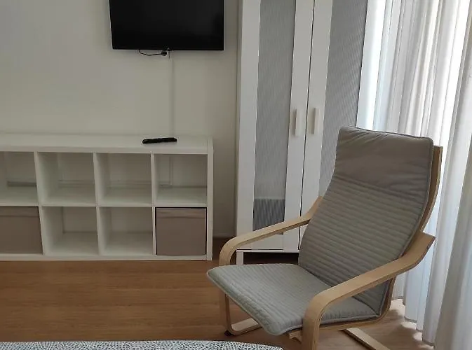 Lira Nocleg ze śniadaniem