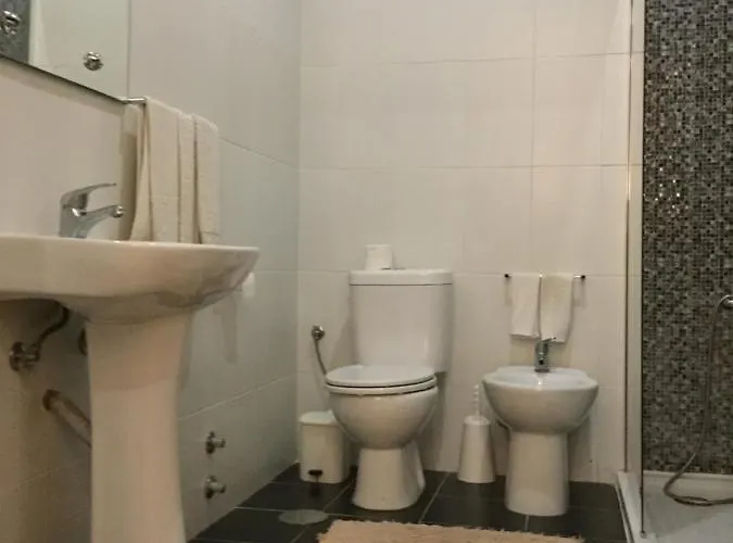 Oda ve Kahvaltı Lira